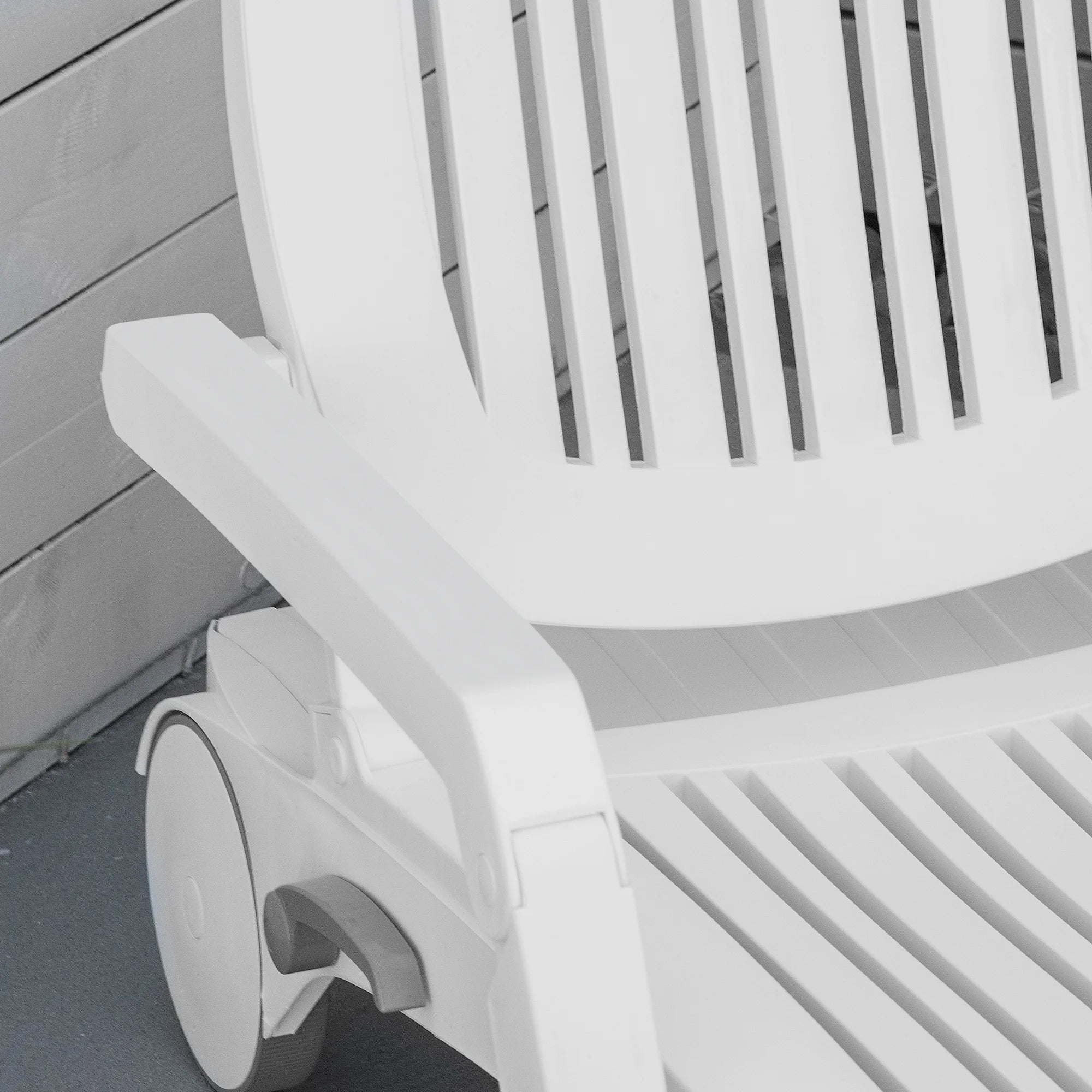 Folding Chaise Lounge, Storage